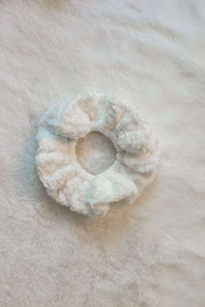 Jumbo Velvet Scrunchie