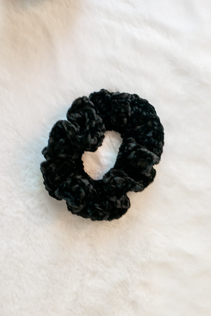 Jumbo Velvet Scrunchie