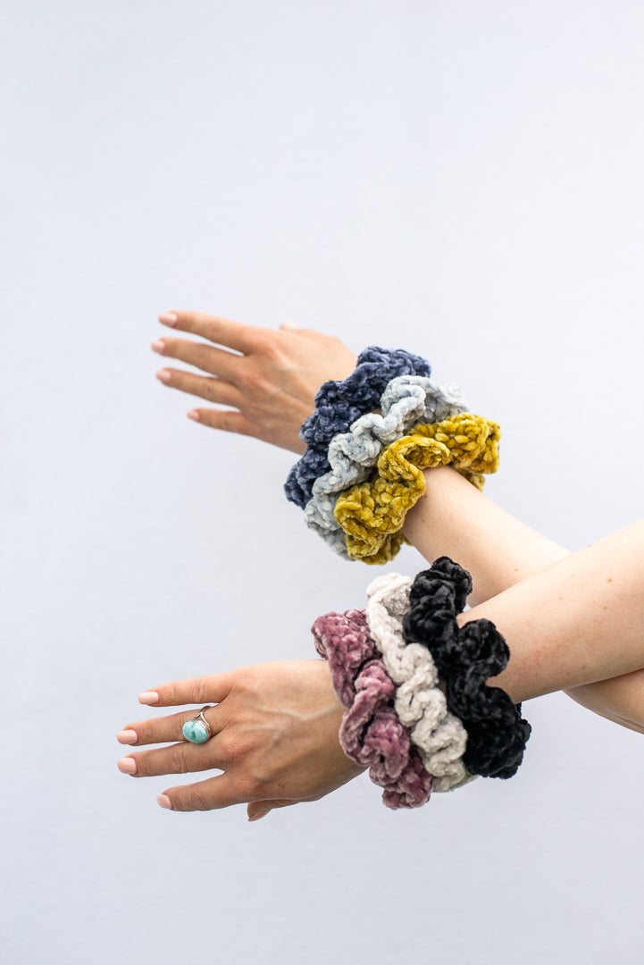 Jumbo Velvet Scrunchie