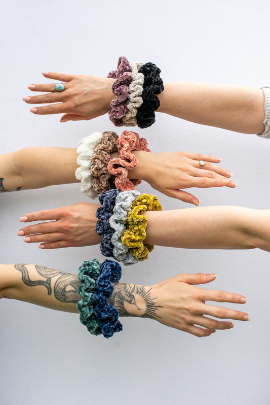 Jumbo Velvet Scrunchie