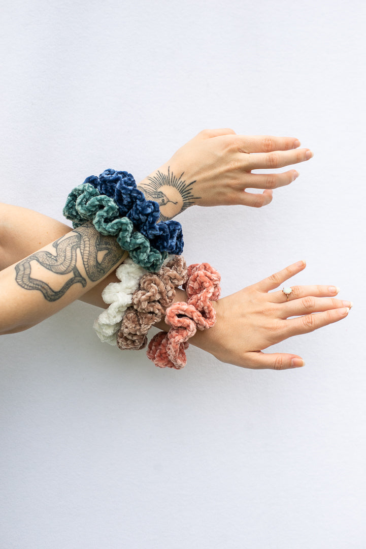 Jumbo Velvet Scrunchie